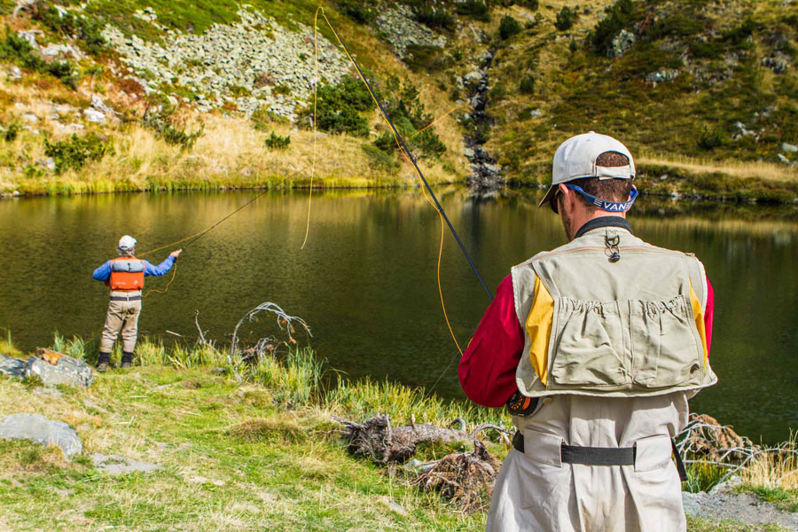 Pesca de montaña con guía profesional