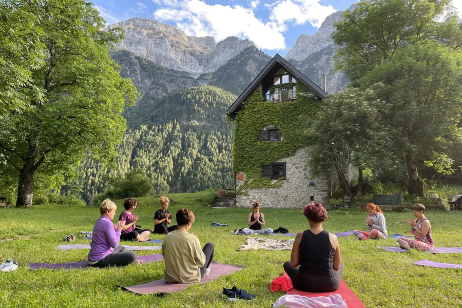 Clases de yoga en el Valle de Pineta